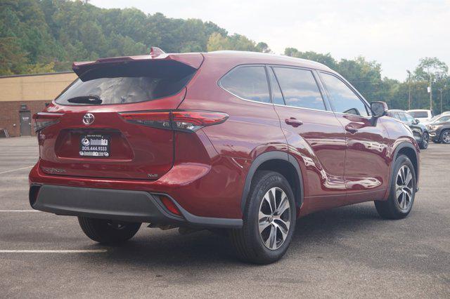 used 2020 Toyota Highlander car, priced at $25,990