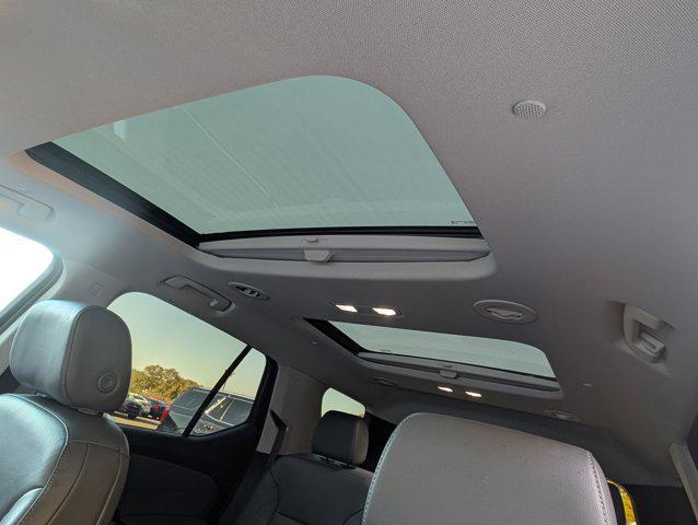 used 2021 Chevrolet Traverse car, priced at $17,990