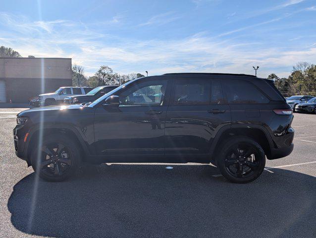 used 2024 Jeep Grand Cherokee car, priced at $36,995