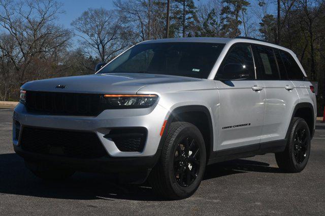 used 2024 Jeep Grand Cherokee car, priced at $32,994