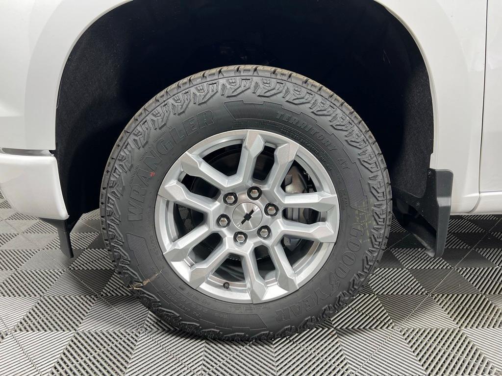 new 2025 Chevrolet Silverado 1500 car, priced at $49,389