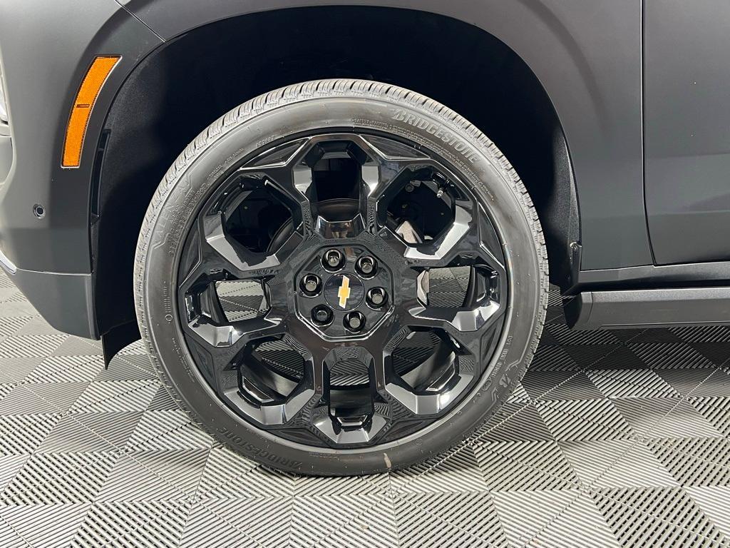 new 2025 Chevrolet Suburban car, priced at $97,095