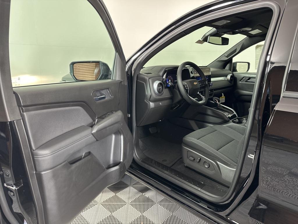 new 2025 Chevrolet Colorado car, priced at $39,570