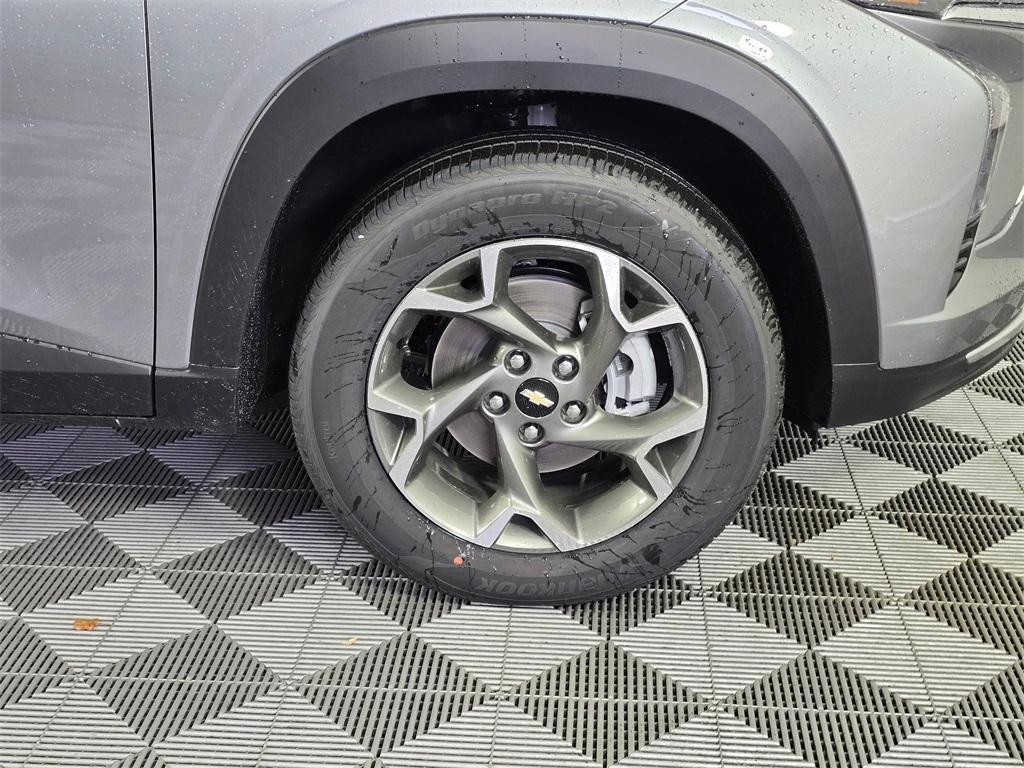 new 2025 Chevrolet Trax car, priced at $22,490