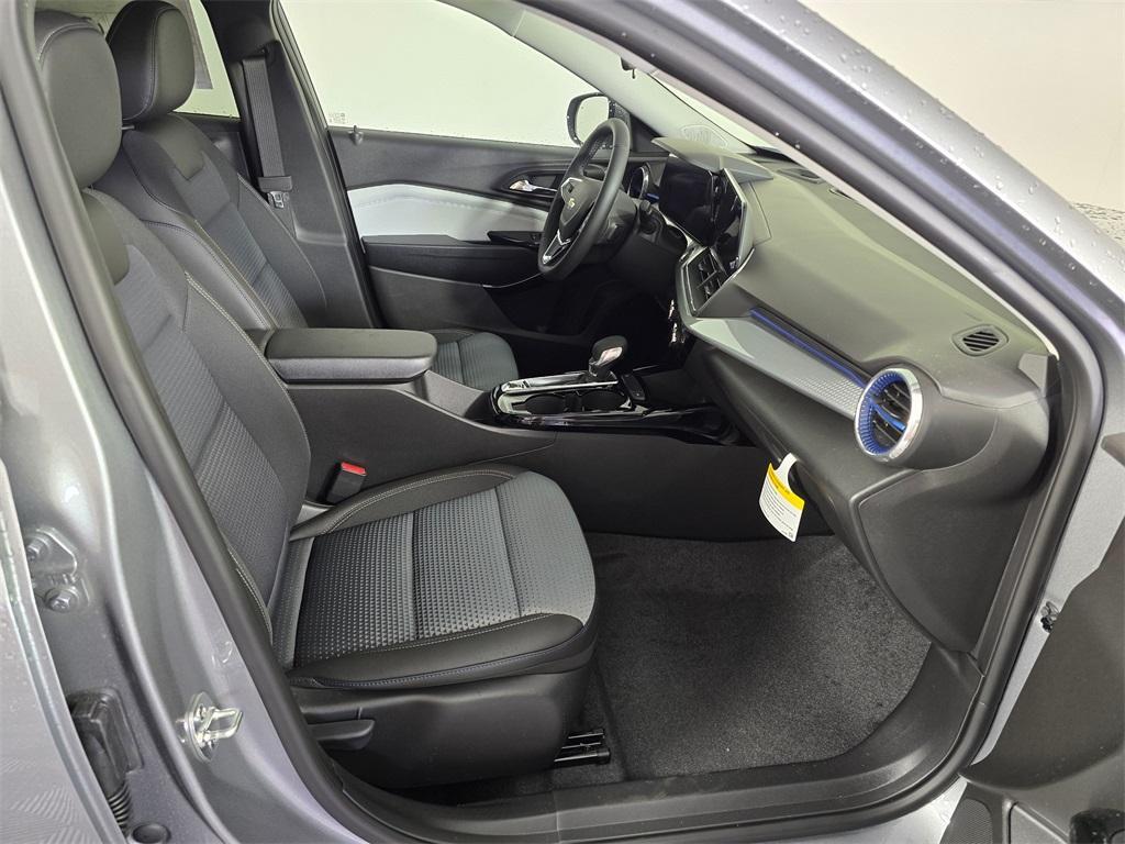 new 2025 Chevrolet Trax car, priced at $22,490