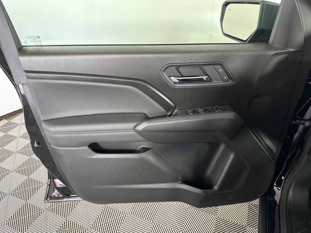 new 2025 Chevrolet Colorado car, priced at $40,860