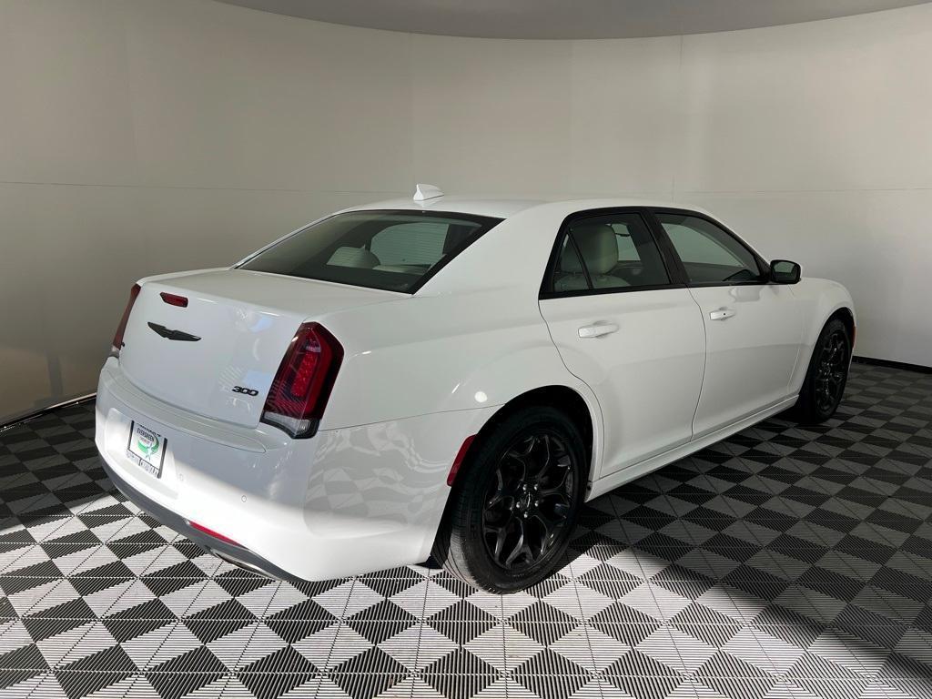 used 2022 Chrysler 300 car, priced at $25,351