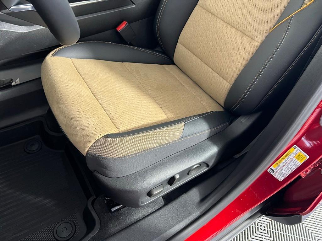 new 2025 Chevrolet Equinox car, priced at $36,138