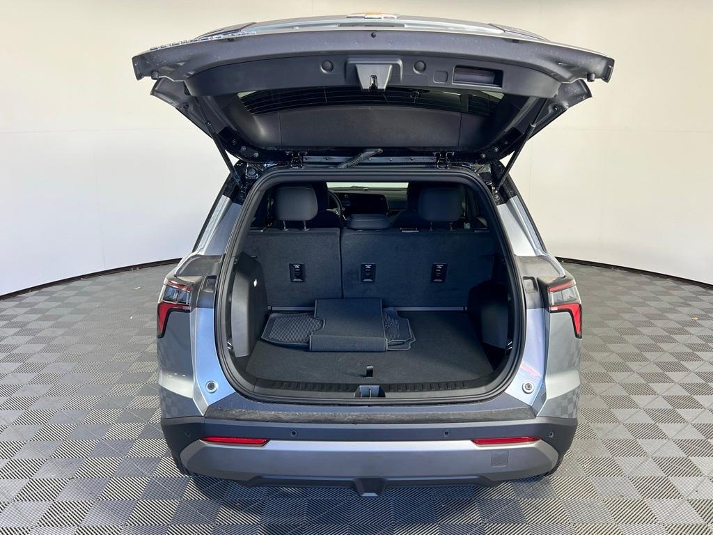 new 2026 Chevrolet Equinox car, priced at $32,490