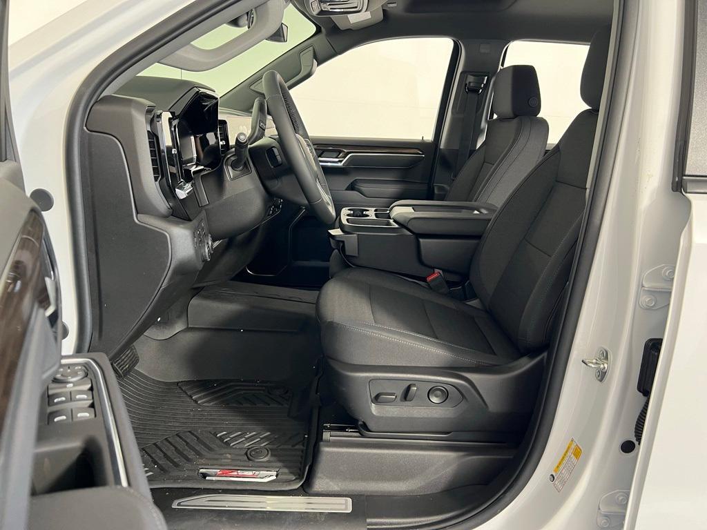 new 2025 Chevrolet Silverado 1500 car, priced at $48,389