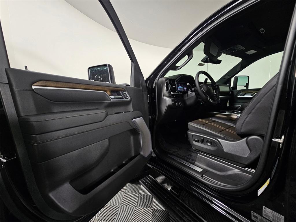 new 2025 Chevrolet Silverado 2500 car, priced at $84,000