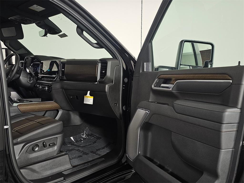 new 2025 Chevrolet Silverado 2500 car, priced at $84,000