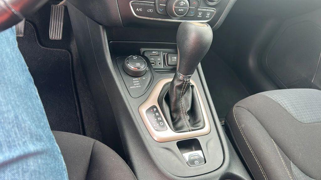 used 2016 Jeep Cherokee car, priced at $10,992