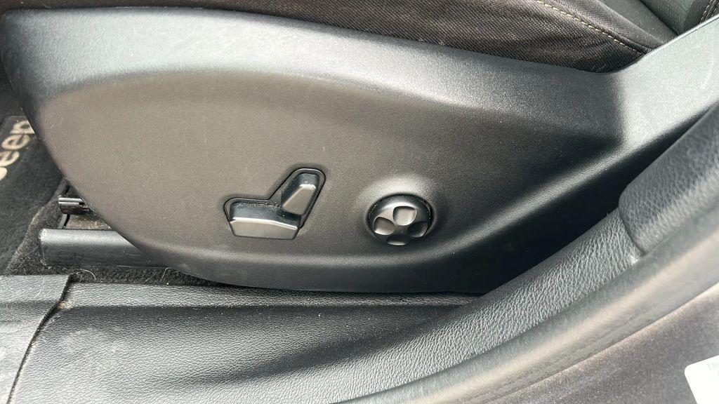 used 2016 Jeep Cherokee car, priced at $10,992