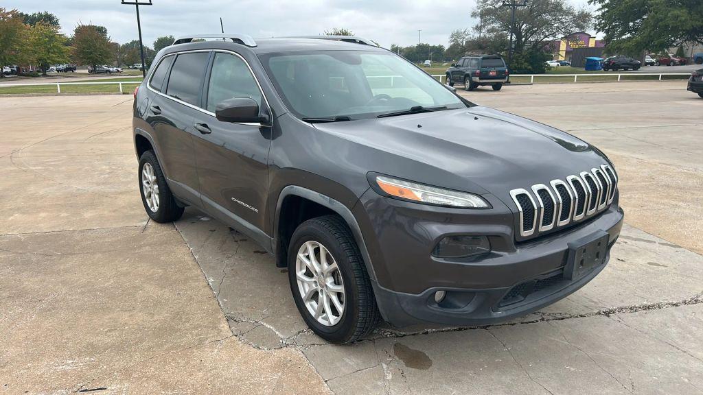 used 2016 Jeep Cherokee car, priced at $10,992