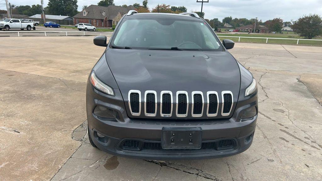 used 2016 Jeep Cherokee car, priced at $10,992