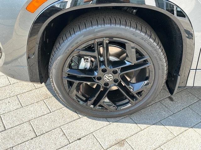 new 2025 Volkswagen Tiguan car, priced at $36,231