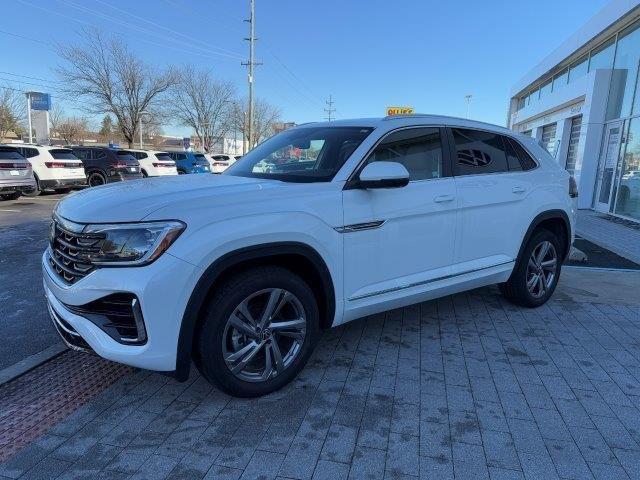 new 2024 Volkswagen Atlas Cross Sport car, priced at $47,817