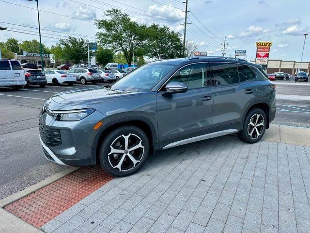 new 2025 Volkswagen Tiguan car, priced at $31,461