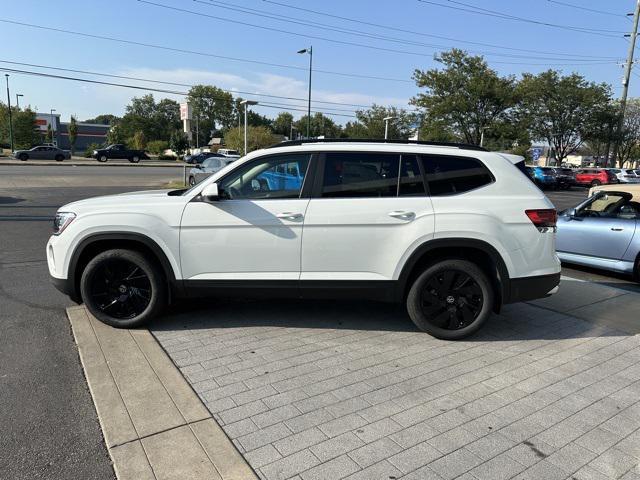 new 2024 Volkswagen Atlas car, priced at $42,142