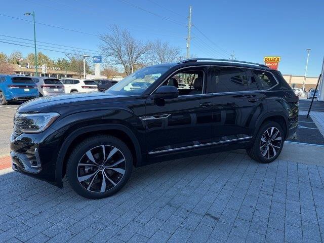 new 2025 Volkswagen Atlas car, priced at $55,966