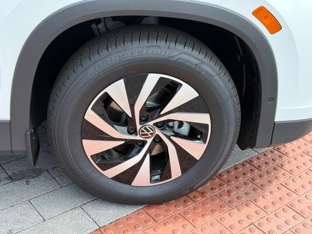 new 2025 Volkswagen Tiguan car, priced at $28,260
