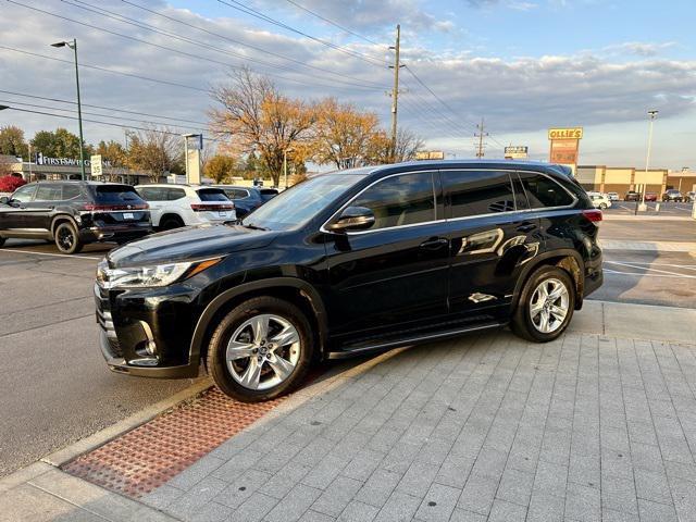 used 2018 Toyota Highlander car, priced at $27,454