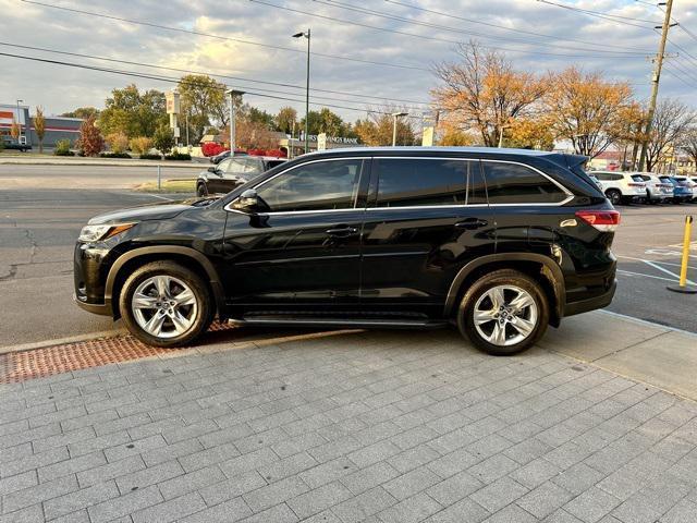 used 2018 Toyota Highlander car, priced at $27,454