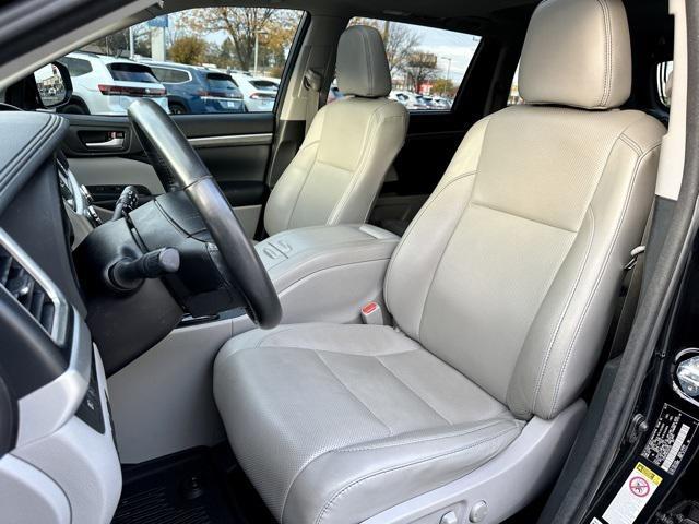 used 2018 Toyota Highlander car, priced at $27,454