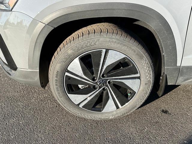new 2024 Volkswagen Taos car, priced at $27,914