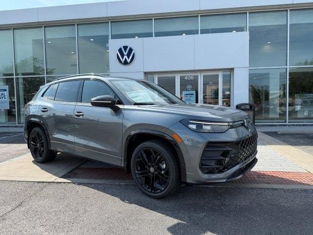 new 2025 Volkswagen Tiguan car, priced at $36,121