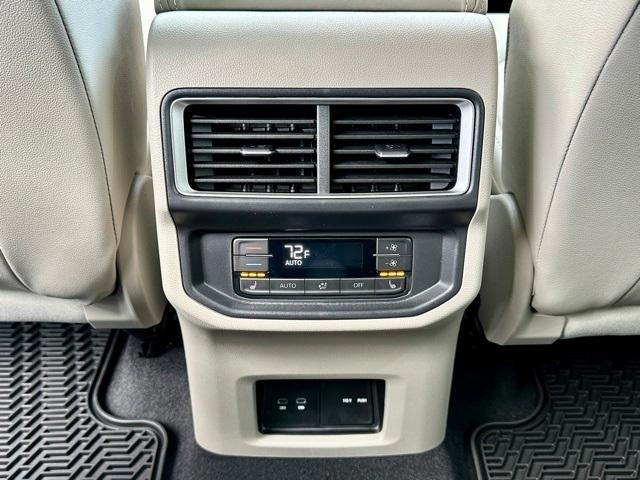 new 2025 Volkswagen Atlas car, priced at $46,088