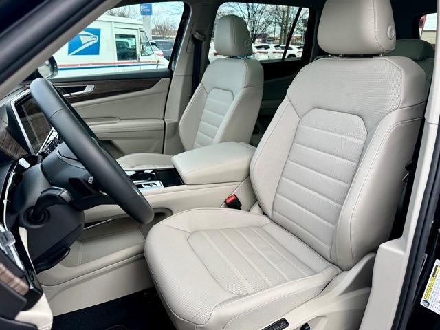 new 2025 Volkswagen Atlas car, priced at $46,088