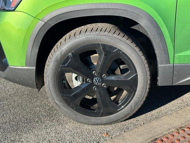 new 2026 Volkswagen Taos car, priced at $33,965