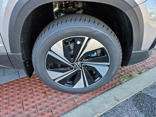 new 2024 Volkswagen Taos car, priced at $27,250