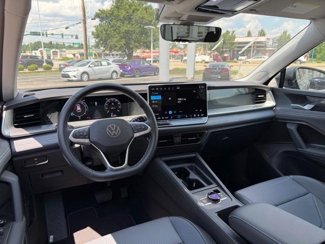 new 2025 Volkswagen Tiguan car, priced at $31,461