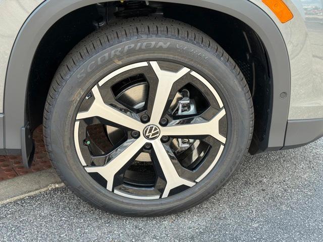 new 2025 Volkswagen Tiguan car, priced at $31,461