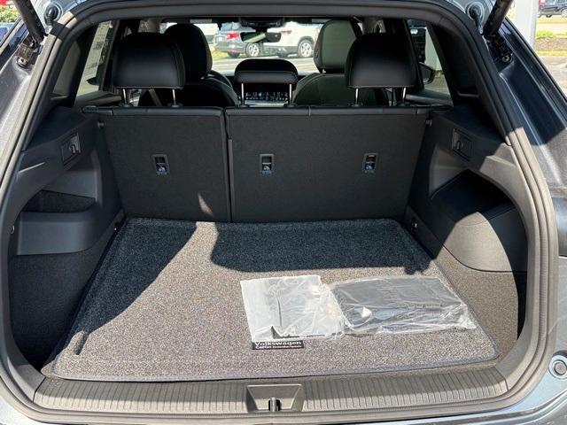 new 2025 Volkswagen Tiguan car, priced at $36,750