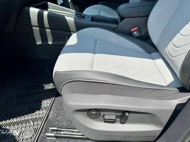 new 2025 Volkswagen Tiguan car, priced at $37,474