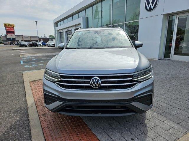 new 2024 Volkswagen Tiguan car, priced at $33,070