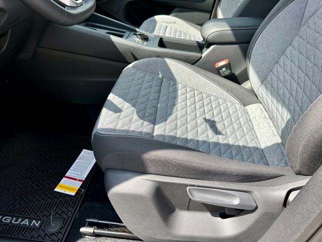 new 2025 Volkswagen Tiguan car, priced at $28,256