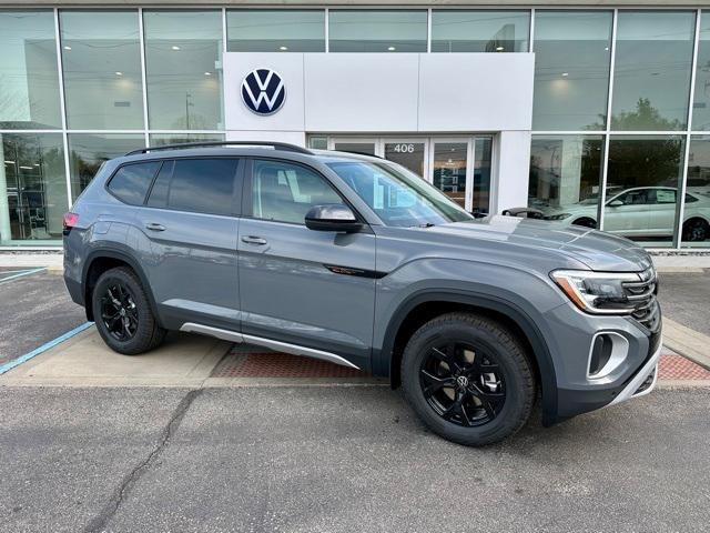 new 2025 Volkswagen Atlas car, priced at $42,729