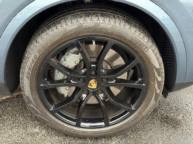 used 2019 Porsche Cayenne car, priced at $35,940