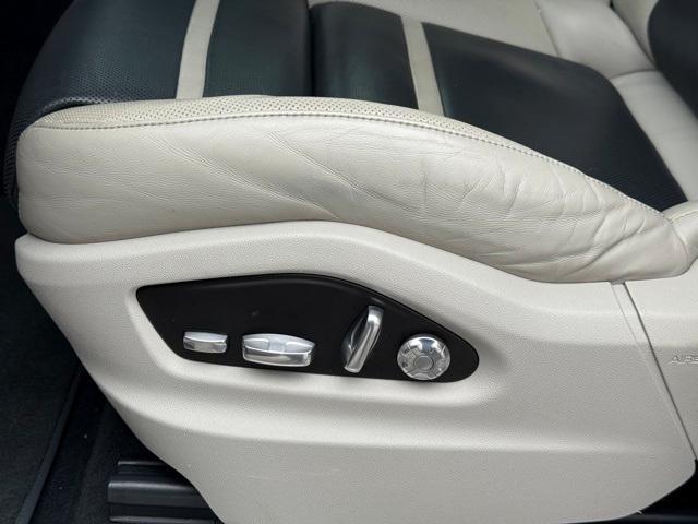 used 2019 Porsche Cayenne car, priced at $35,940