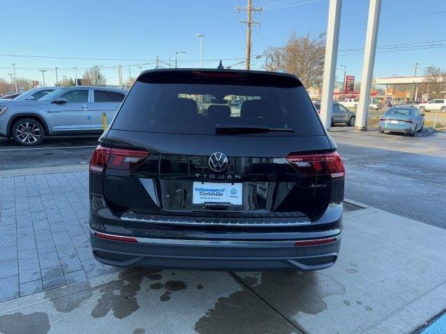 new 2024 Volkswagen Tiguan car, priced at $32,813