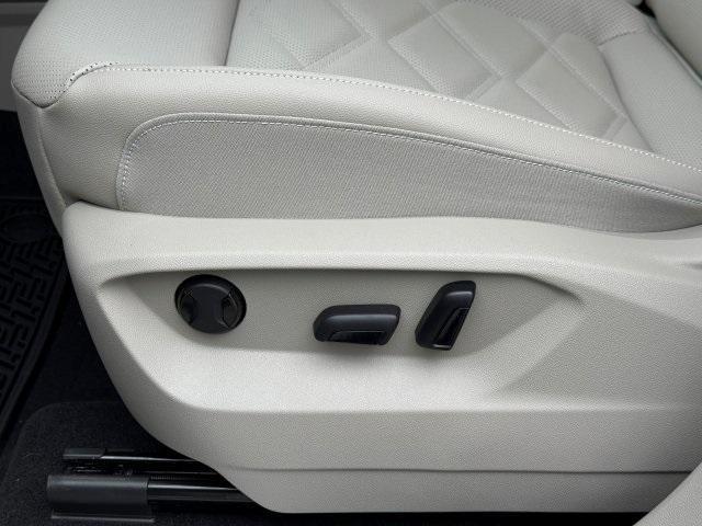 new 2026 Volkswagen Atlas car, priced at $44,459