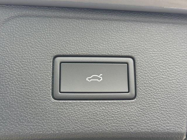 new 2026 Volkswagen Atlas car, priced at $44,459