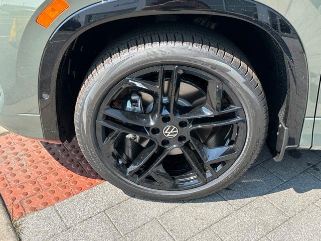new 2025 Volkswagen Tiguan car, priced at $37,128