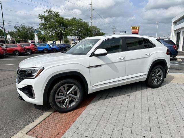 new 2024 Volkswagen Atlas Cross Sport car, priced at $47,715