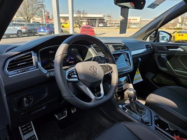 new 2024 Volkswagen Tiguan car, priced at $37,178